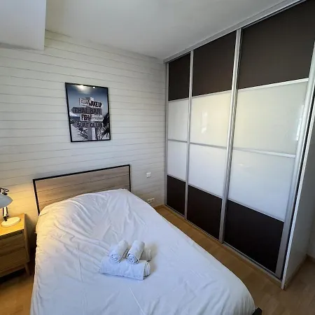 아파트 Maison Familiale Avec Jardin Au Centre-ville *