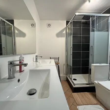 Maison Familiale Avec Jardin Au Centre-ville 아파트 *